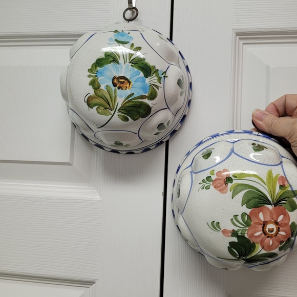 Bassano Vintage Italian Hand Painted Ceramic Mold, Set of 2 - Picture 6 of 11